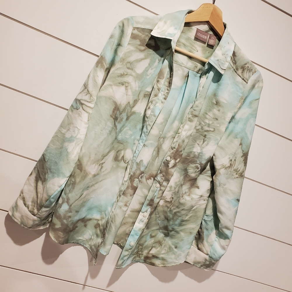 Chicos Size 0 blouse Lightweight Oversized Button Collar Watercolor Blue Flowers